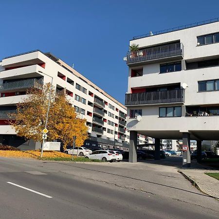 Bl Luxury Apartment, 24Hr Self Check-In, Free Private Garage Parking, Panoramic Views From Balcony, 5 Minute Walk To City Center Banská Bystrica Exterior foto