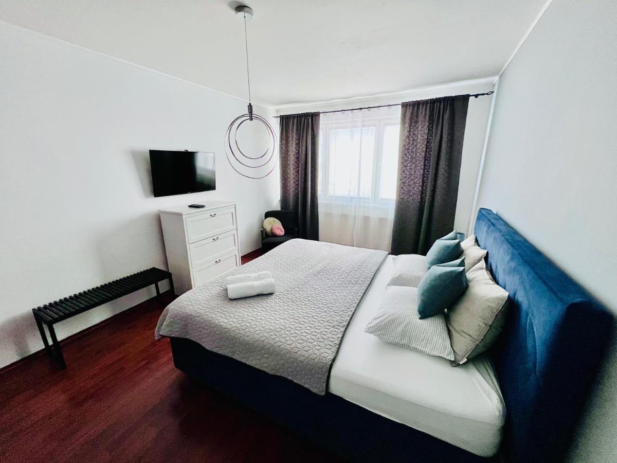 Bl Luxury Apartment, 24Hr Self Check-In, Free Private Garage Parking, Panoramic Views From Balcony, 5 Minute Walk To City Center Banská Bystrica Exterior foto